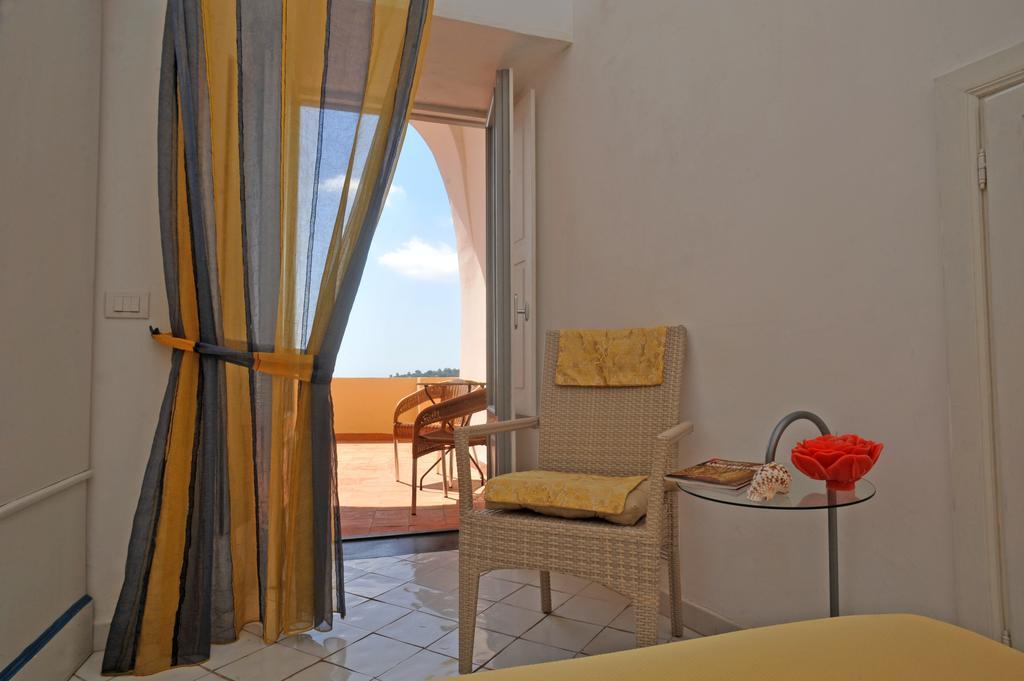 Hotel La Casa Sul Mare بروسيدا الغرفة الصورة