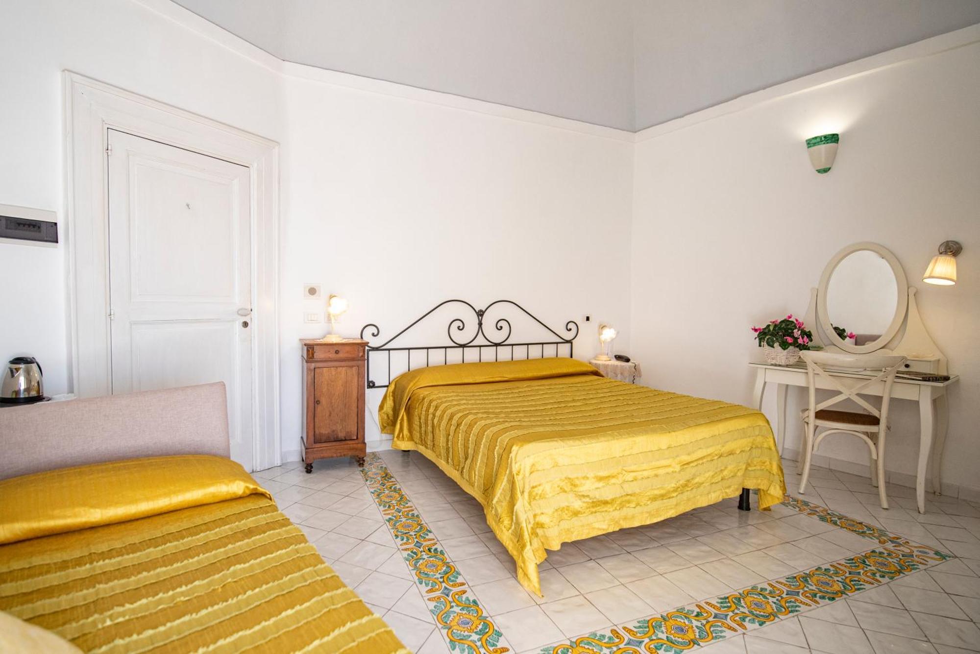 Hotel La Casa Sul Mare بروسيدا المظهر الخارجي الصورة